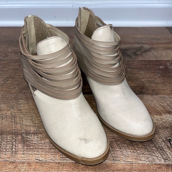 Rampage Verna Strappy Booties in Creamy Tan - Picture 8 of 11
